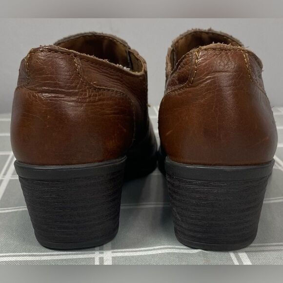 BOC Born Concept Brown Leather Slip on Boots Ankle Booties Womens Size 6 Shoes - Picture 4 of 15
